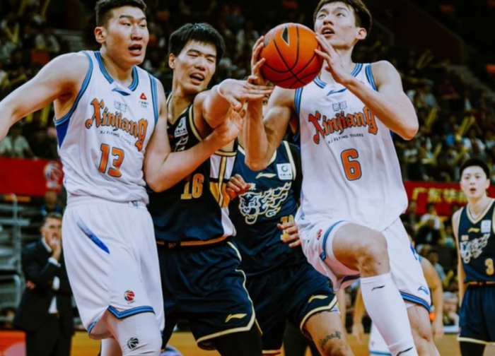 广东宏远大胜新疆男篮 杜锋改变态度崔永熙复出