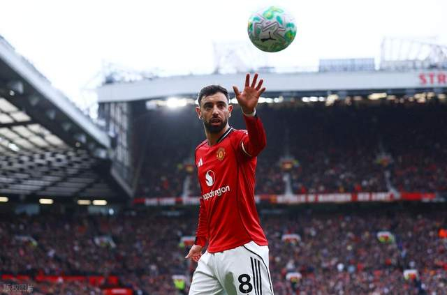 曼联拆除球迷看台引争议 老球迷坚守80年遭清退