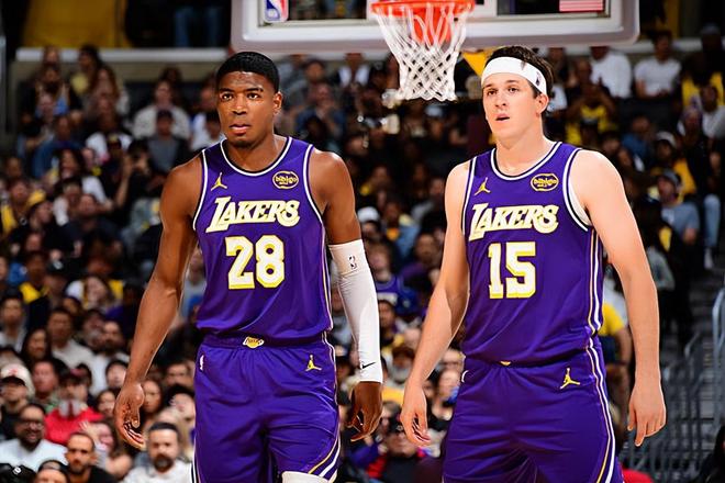 湖人两连胜击败篮网 八村塁表现低迷引担忧