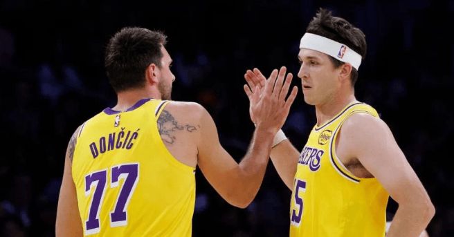 湖人核心里夫斯复出冲击火箭季后赛G2